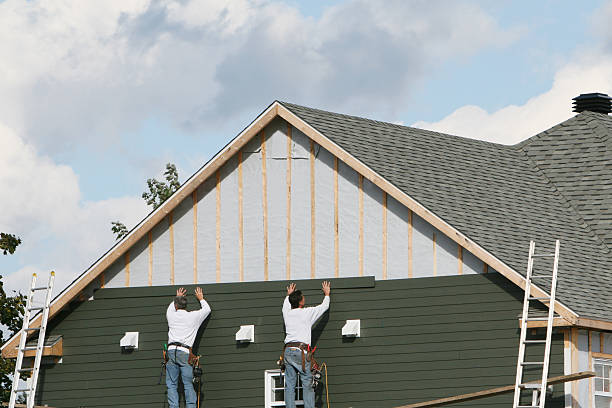 Professional Siding Replacement technician working in Prospect Heights, IL